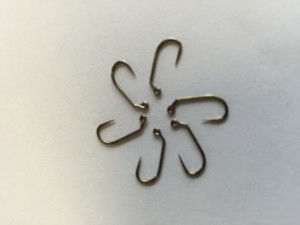 A 400 BL type hook (bronze)